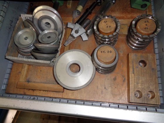 GRINDING MACHINE “DECKEL” TYPE S-11