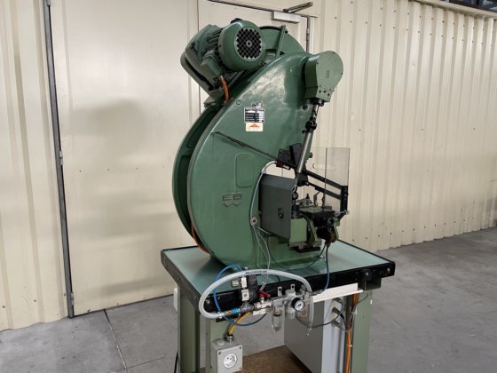 偏心压力机 "BEUTLER" D8-200