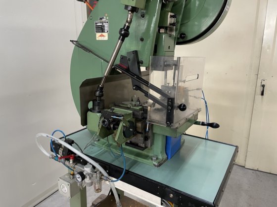 偏心压力机 "BEUTLER" D8-200