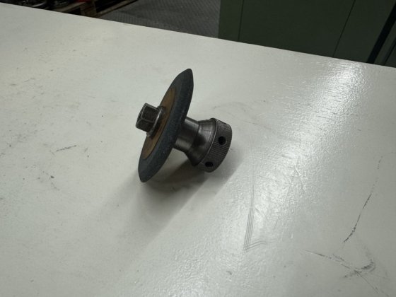 SCHLEIFSCHEIBENFLANSCH