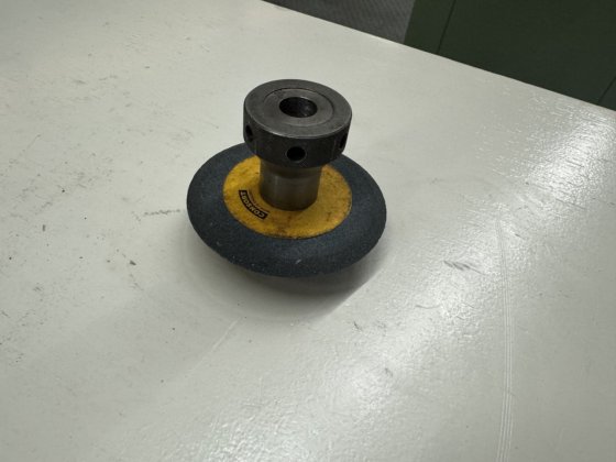 SCHLEIFSCHEIBENFLANSCH