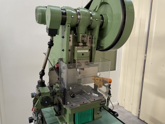 エキセントリックプレス "ボイトラー "D8-200