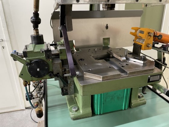 エキセントリックプレス "ボイトラー "D8-200