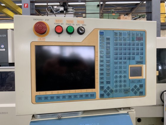 三菱 "EA12-VM 型压铸机