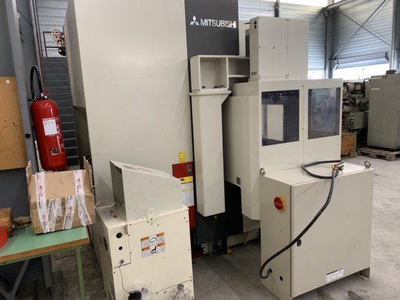 三菱 "EA12-VM 型压铸机