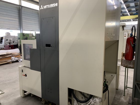 三菱 "EA12-VM 型压铸机