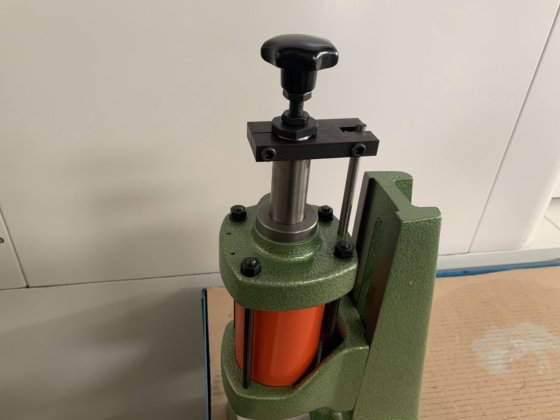 ベンジン型圧力プレス DRP-200 タンデム500