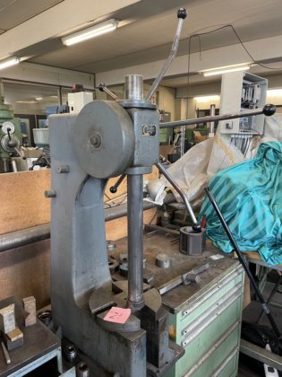 十字手轮手动压力机