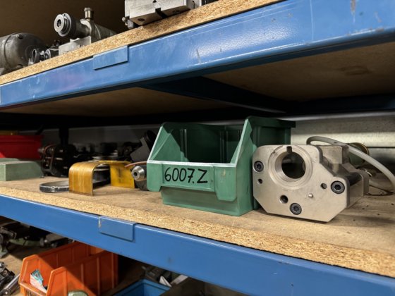 大量拖拉机配件