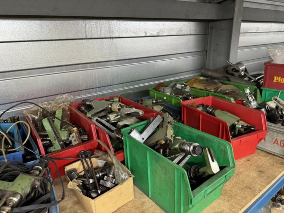 大量拖拉机配件