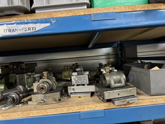 大量拖拉机配件