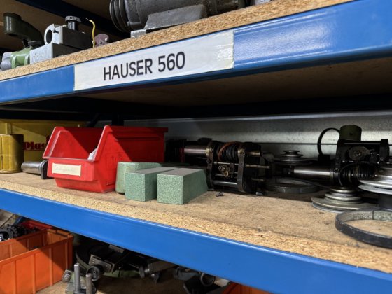 大量拖拉机配件