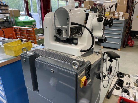 UNIVERSAL GRINDING MACHINE EWAG TYPE WS-11-SP in Biel/Bienne, Bern ...