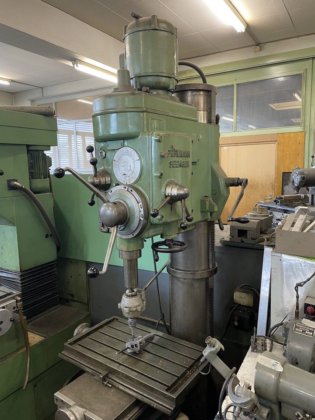 费尔曼 "型攻丝机