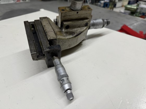 用于显微镜的三维支架 "Ewag