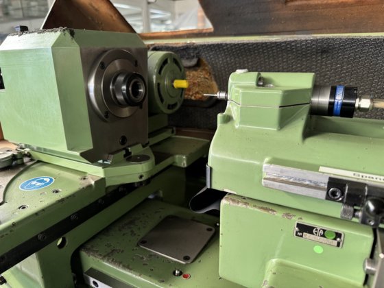 MUR100 型 "三脚架 "外圆磨床