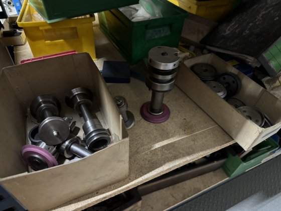 一批用于萨拉兹机床的配件