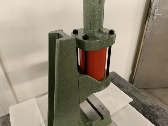 Drp-200 型 "Benzing "气动压力机