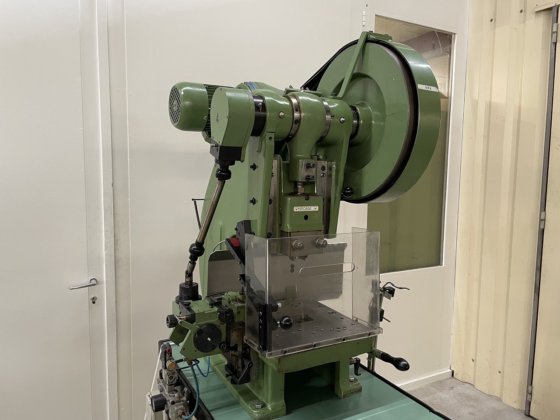 PRENSA EXCÊNTRICA "BEUTLER" D8-200