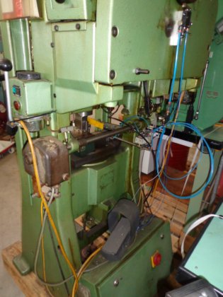 PL-25型 "埃萨 "机械压力机