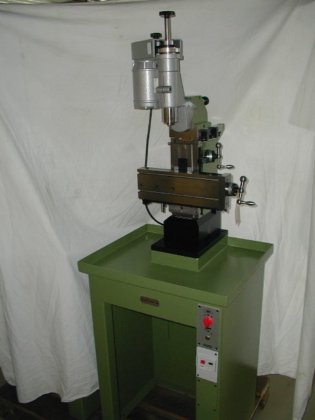 S1101 型 "六面体 "万能铣床