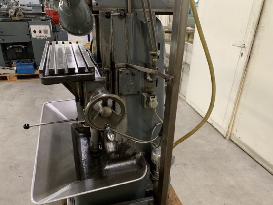 Schaublin" 13 型万能铣床