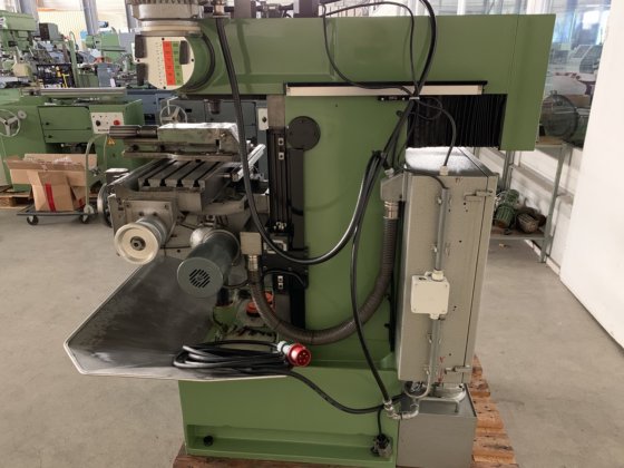 Schaublin" 22 型万能铣床