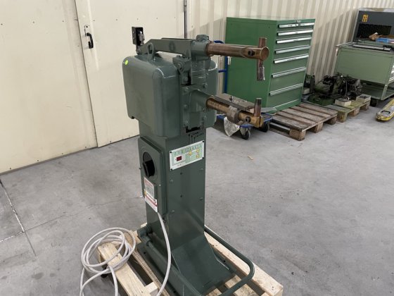 点焊机 "butrichi"