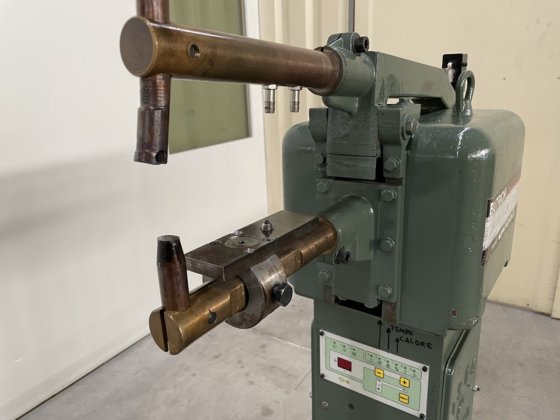 点焊机 "butrichi"