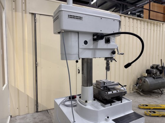 钻铣床 fehlmann P-18