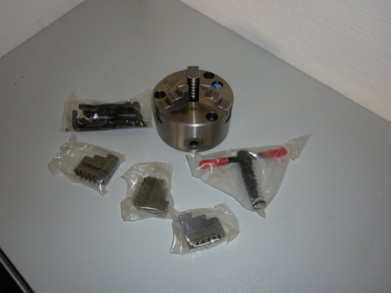 三つ爪チャック "バーテックス" タイプ100 フランジW-20用