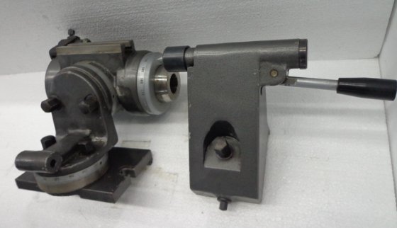 ユニバーサル・ティルティング・ディバイディング・ヘッド ""