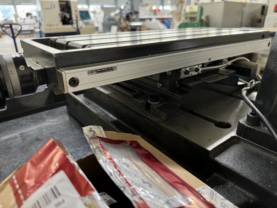 ドリル＆フライス盤 "シンシナティ" タイプ NFT-320 V