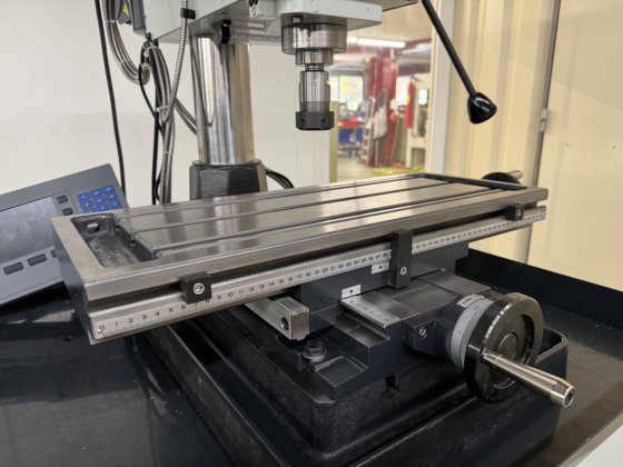 ドリル＆フライス盤 "シンシナティ" タイプ NFT-320 V