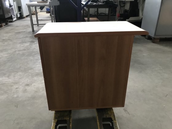 带 2 个抽屉的木柜 ""