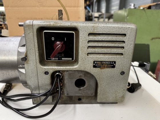 自动充电器 Wahli W-38