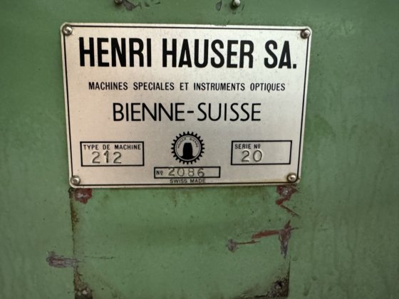 MACHINE A PERCER ET RECTIFIER