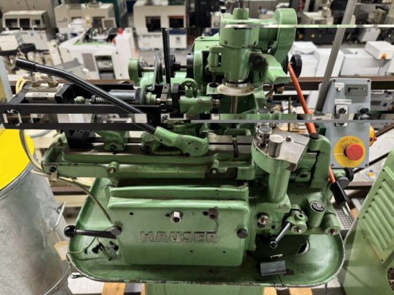 MACHINE A PERCER ET RECTIFIER