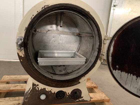 240 型 "萨尔维斯 "干燥柜