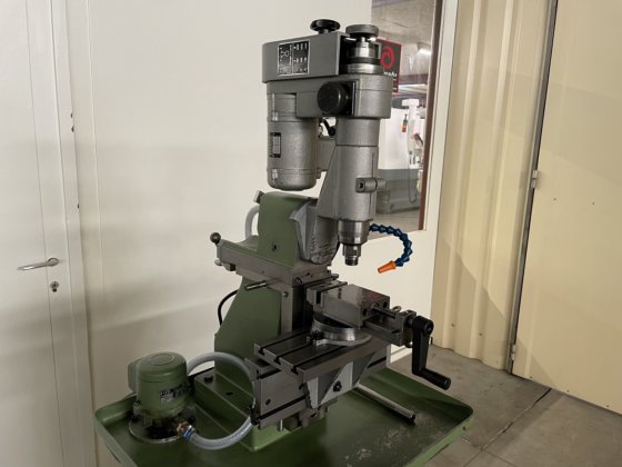 S-101 型 "六面体 "万能铣床