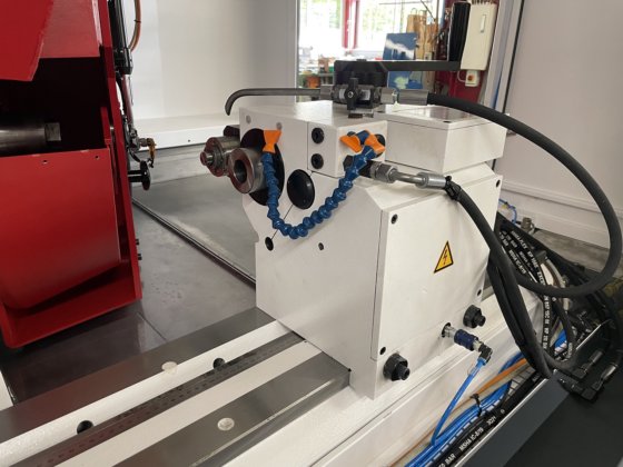 円筒研削盤「スタダー」S36 CNC