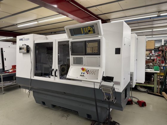 円筒研削盤スタダーS31 CNC