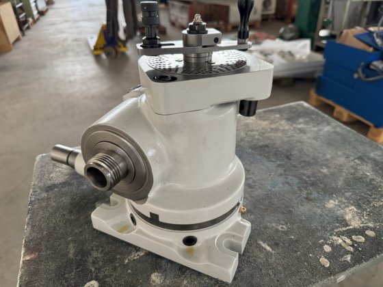 ユニバーサルディバイディングヘッド "シャウブリン "タイプ13/W20