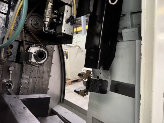 TORNO AUTOMÁTICO DE CABEÇOTE MÓVEL