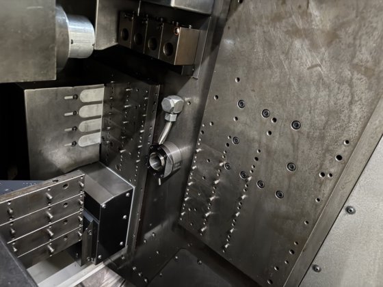TORNO AUTOMÁTICO DE CABEÇOTE MÓVEL