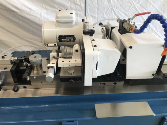 センタレス研削盤 アガソン タイプ150-SSL