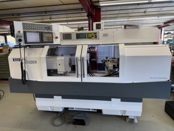 CYLINDRICAL GRINDING MACHINE STUDER S-33 CNC in Biel/Bienne, Bern ...