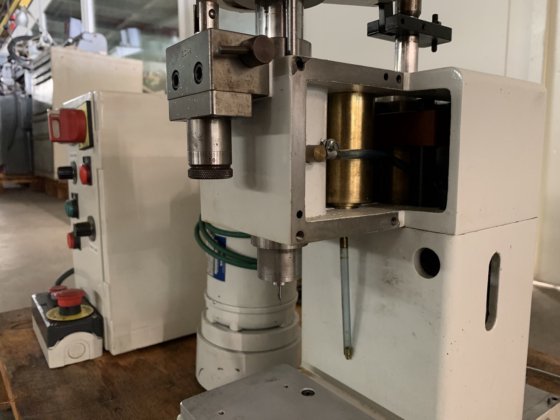 PEP-01 型 "POSALUX "钻孔机