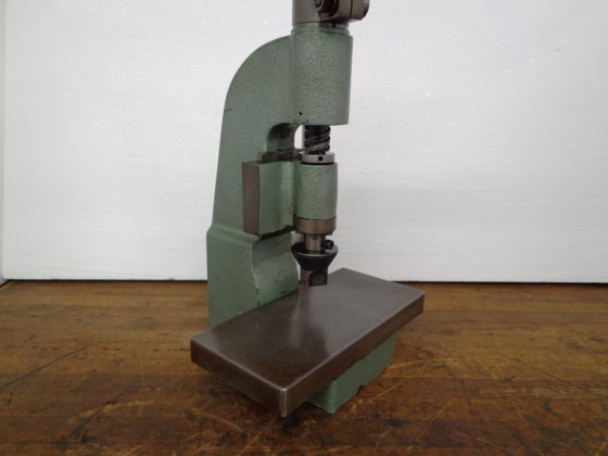 鹅颈压 "LUTHY "螺丝 25 毫米