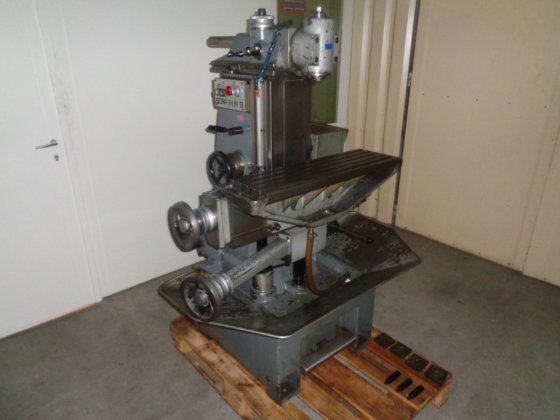 Schaublin 13 万能铣床